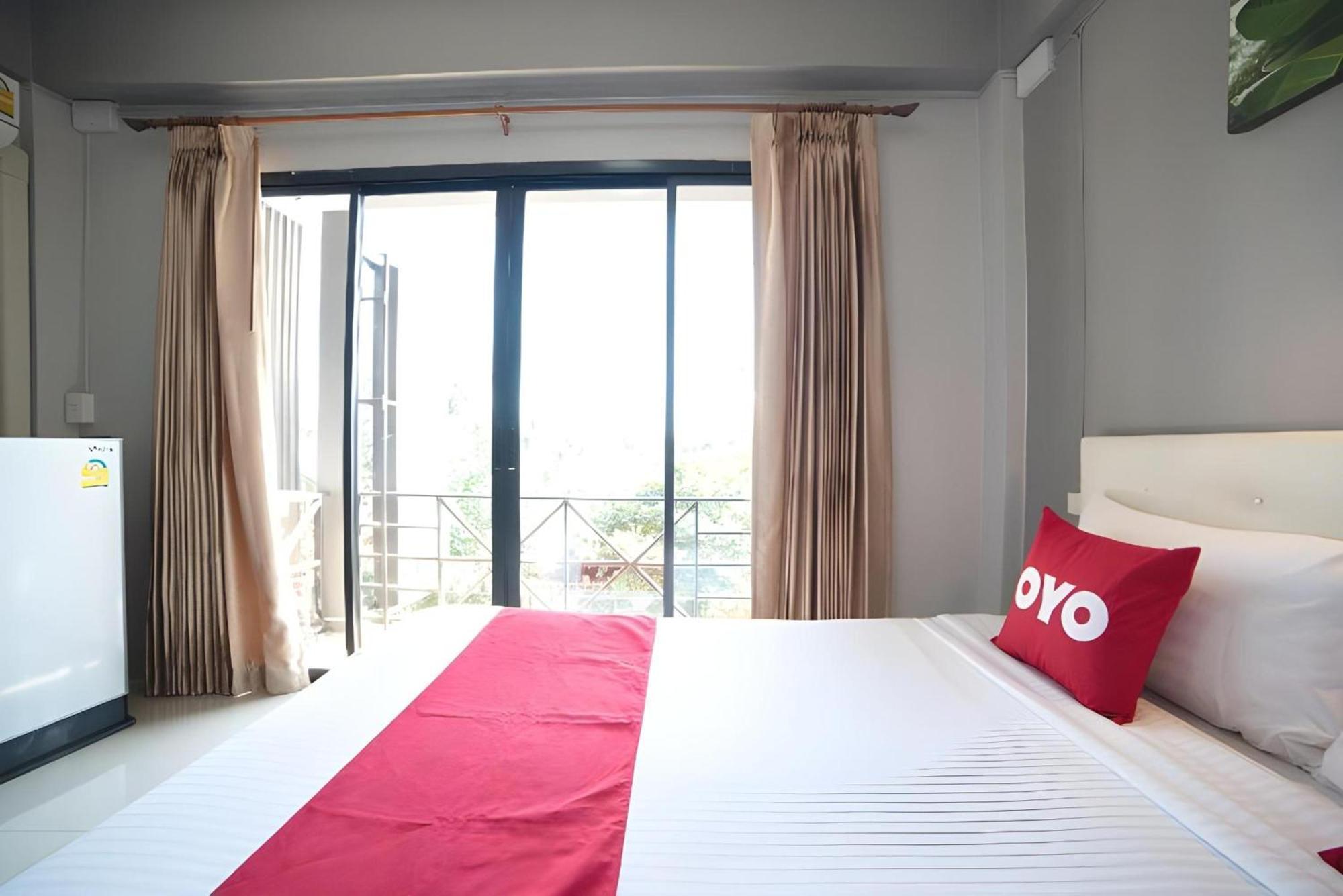 Oyo 465 Krung Kao Traveller Lodge Phranakhonszi Ajutthaja Kültér fotó