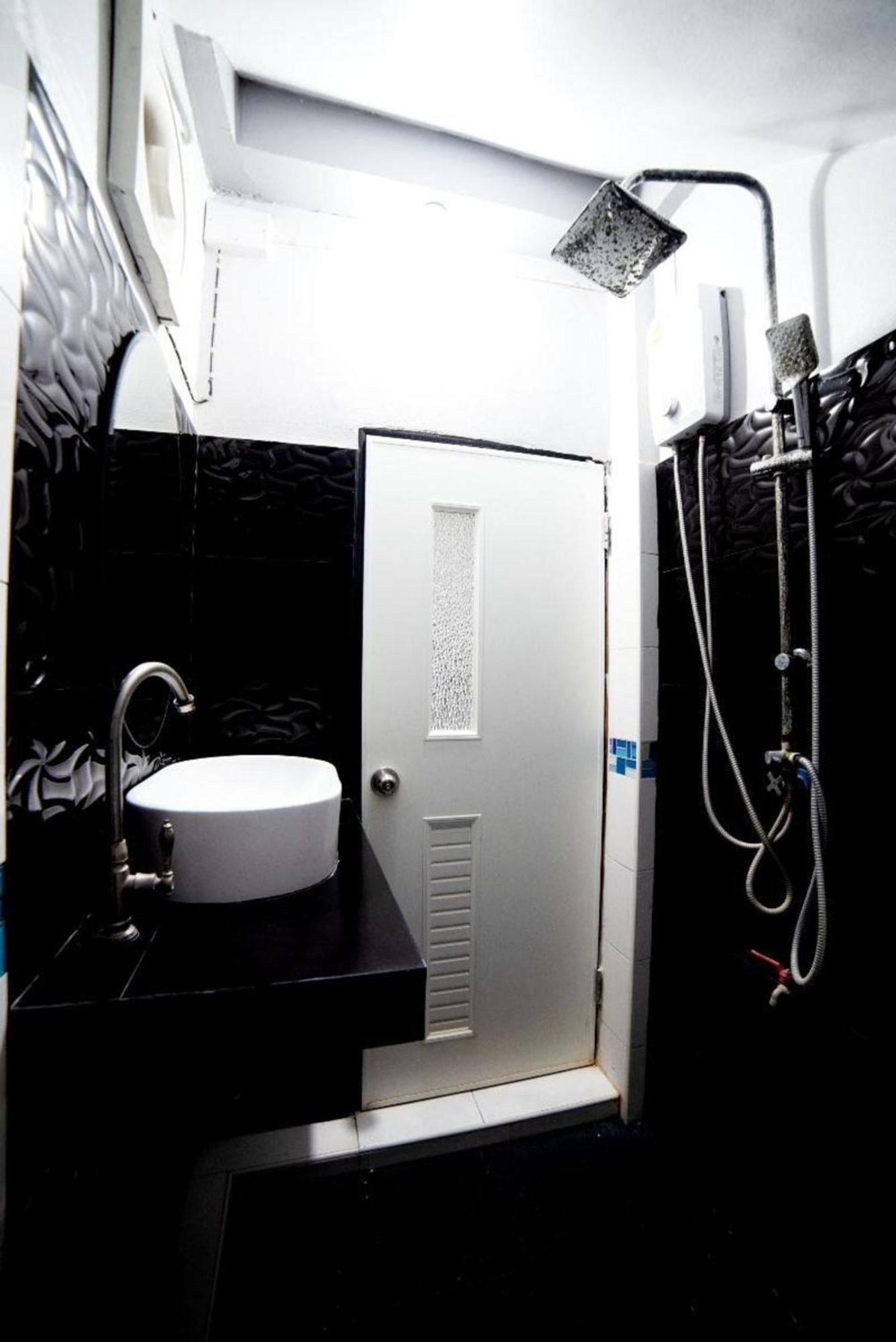 Oyo 465 Krung Kao Traveller Lodge Phranakhonszi Ajutthaja Kültér fotó