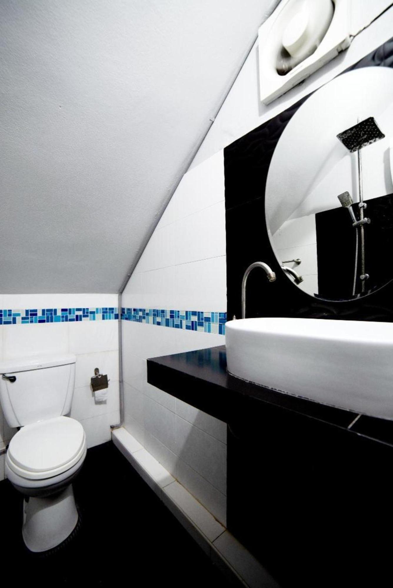 Oyo 465 Krung Kao Traveller Lodge Phranakhonszi Ajutthaja Kültér fotó