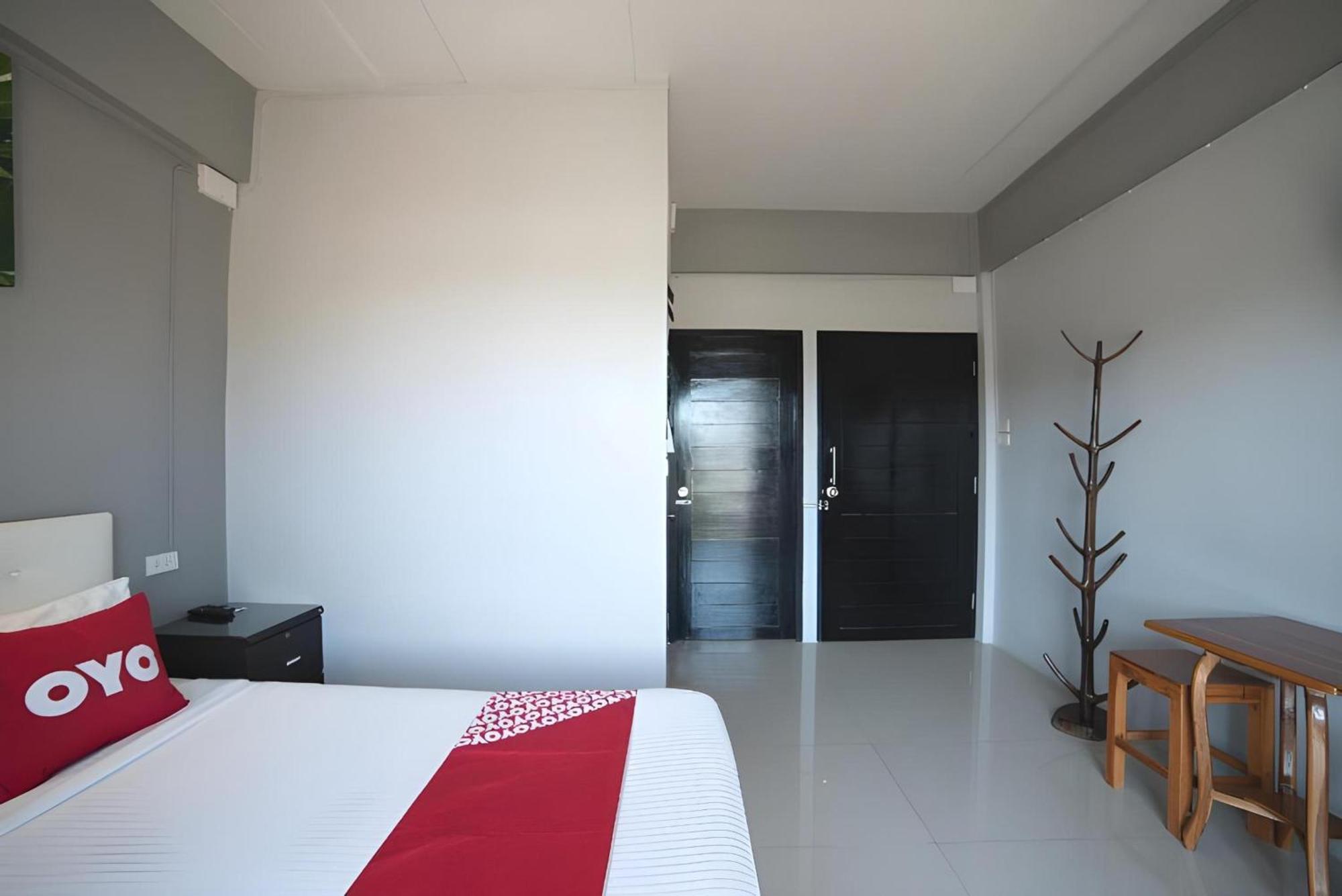 Oyo 465 Krung Kao Traveller Lodge Phranakhonszi Ajutthaja Kültér fotó