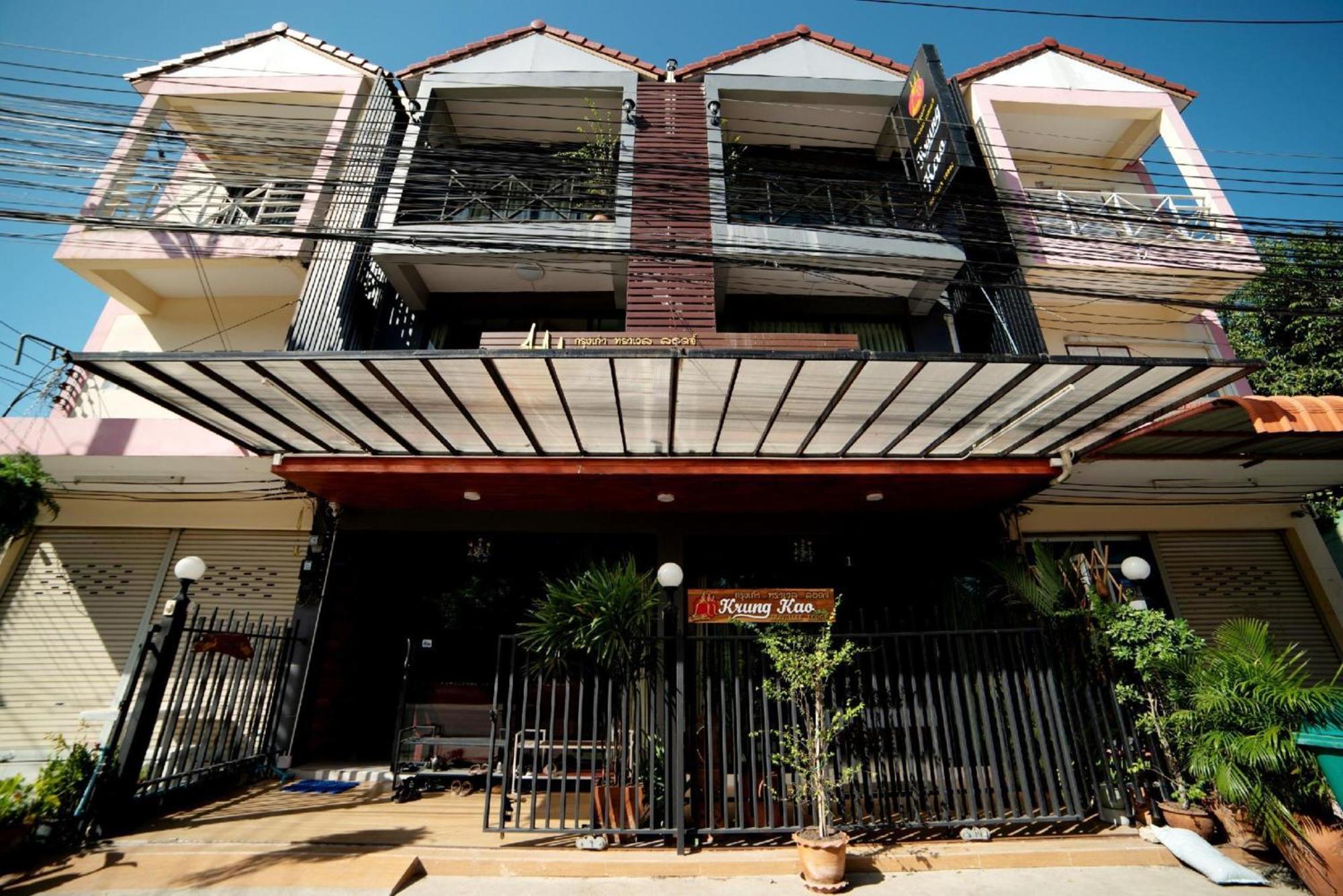 Oyo 465 Krung Kao Traveller Lodge Phranakhonszi Ajutthaja Kültér fotó