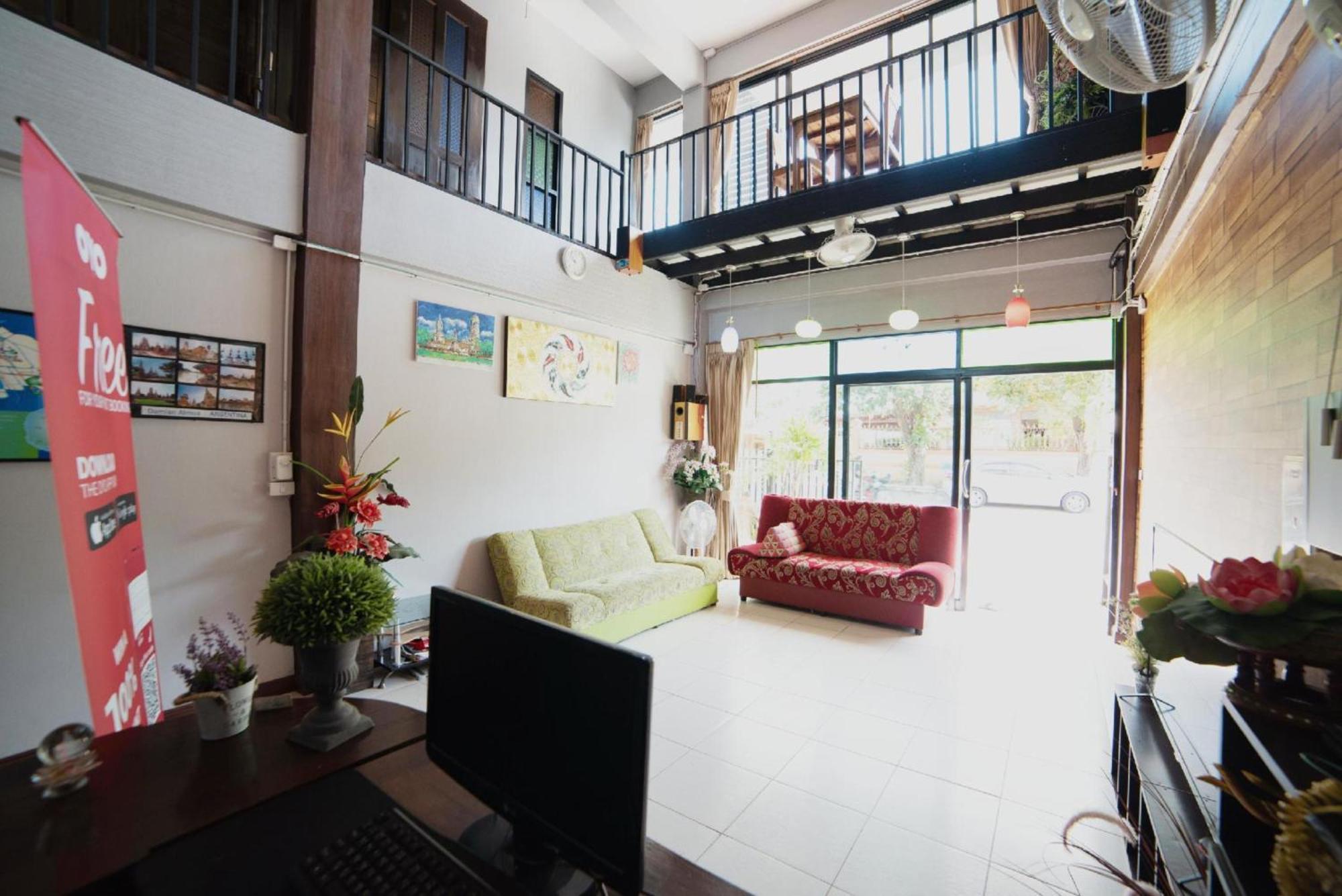 Oyo 465 Krung Kao Traveller Lodge Phranakhonszi Ajutthaja Kültér fotó